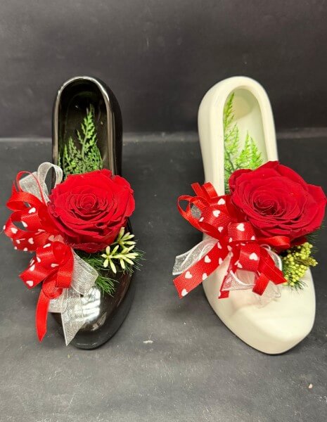 Scarpetta con rosa stabilizzata Scarpetta con rosa stabilizzata